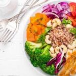 A balanced diabetes-friendly meal with vegetables, lean protein, and whole grains.